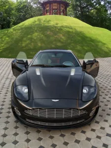 Aston Martin - Vanquish